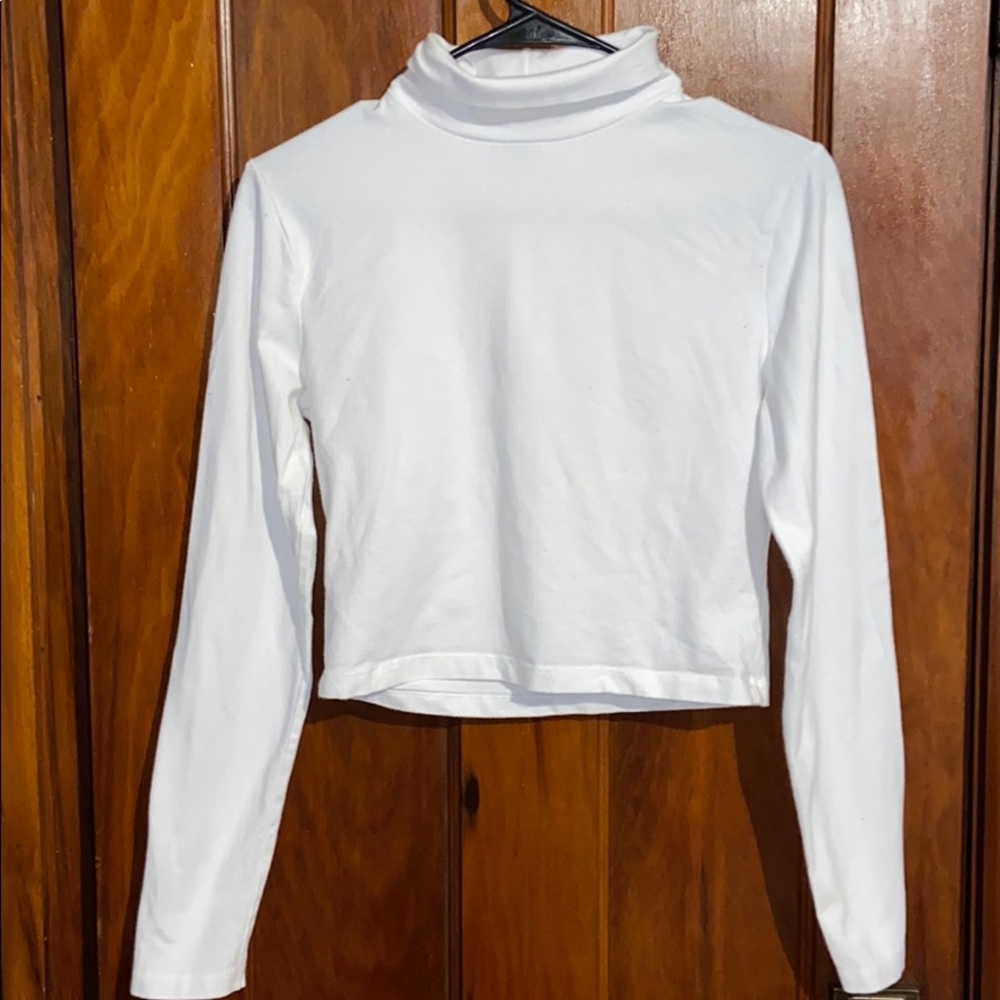 Forever 21 White Turtleneck Crop top